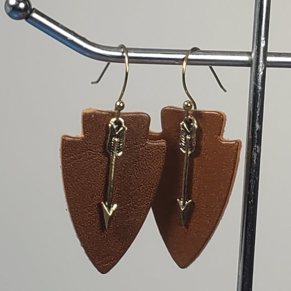 Leather Arrowhead Drop and Dangle Earrings with Golden Arrow. Handmade. - Picture 7 of 9